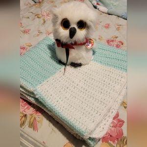 Baby blanket with plush owl (owl=wisdom) Using sport weight yarn.